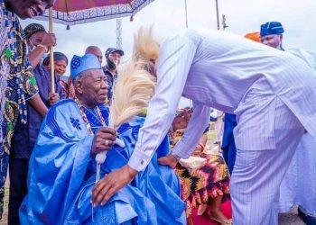 Late Oba Dr. Saliu Akanmu Adetunji Ajé Ogugunuso I and Gov. Seyi Makinde